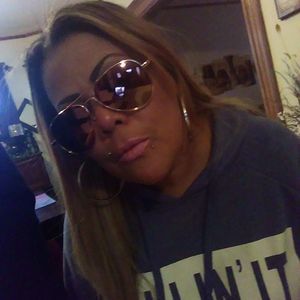 Meet your Posher, Delia